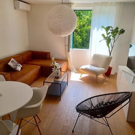 Deleted Apartment *